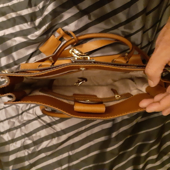 Michael Kors Hand Bag and Wallet - Picture 3 of 4